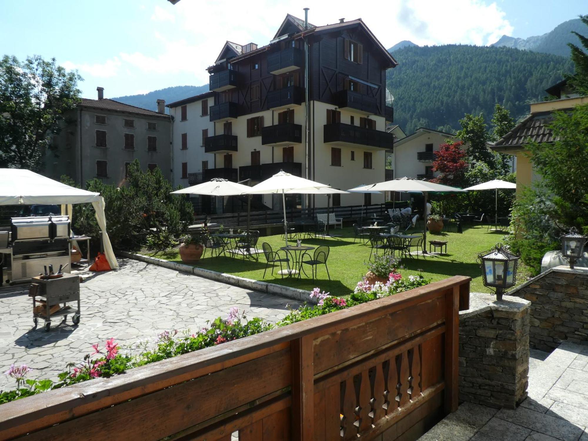 Hotel Posta Априка Экстерьер фото
