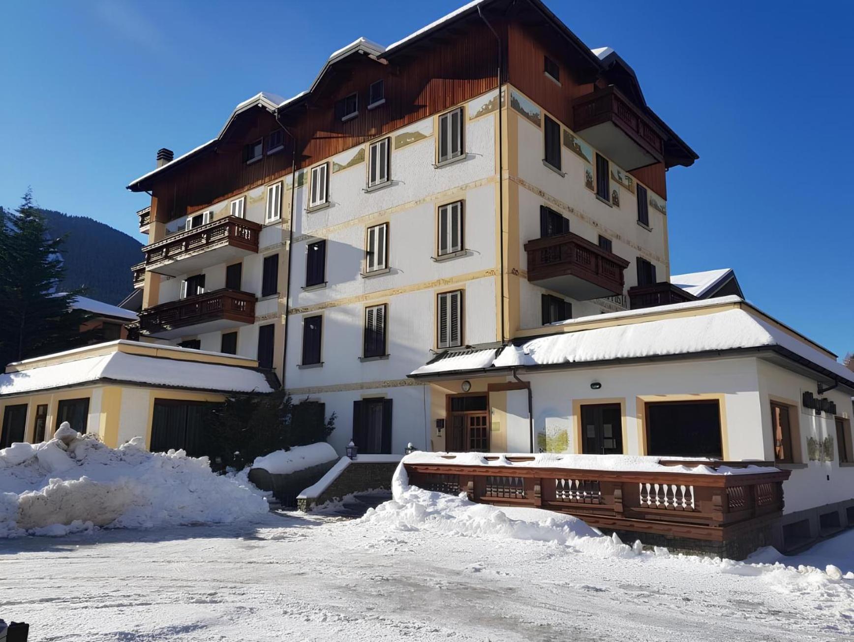 Hotel Posta Априка Экстерьер фото